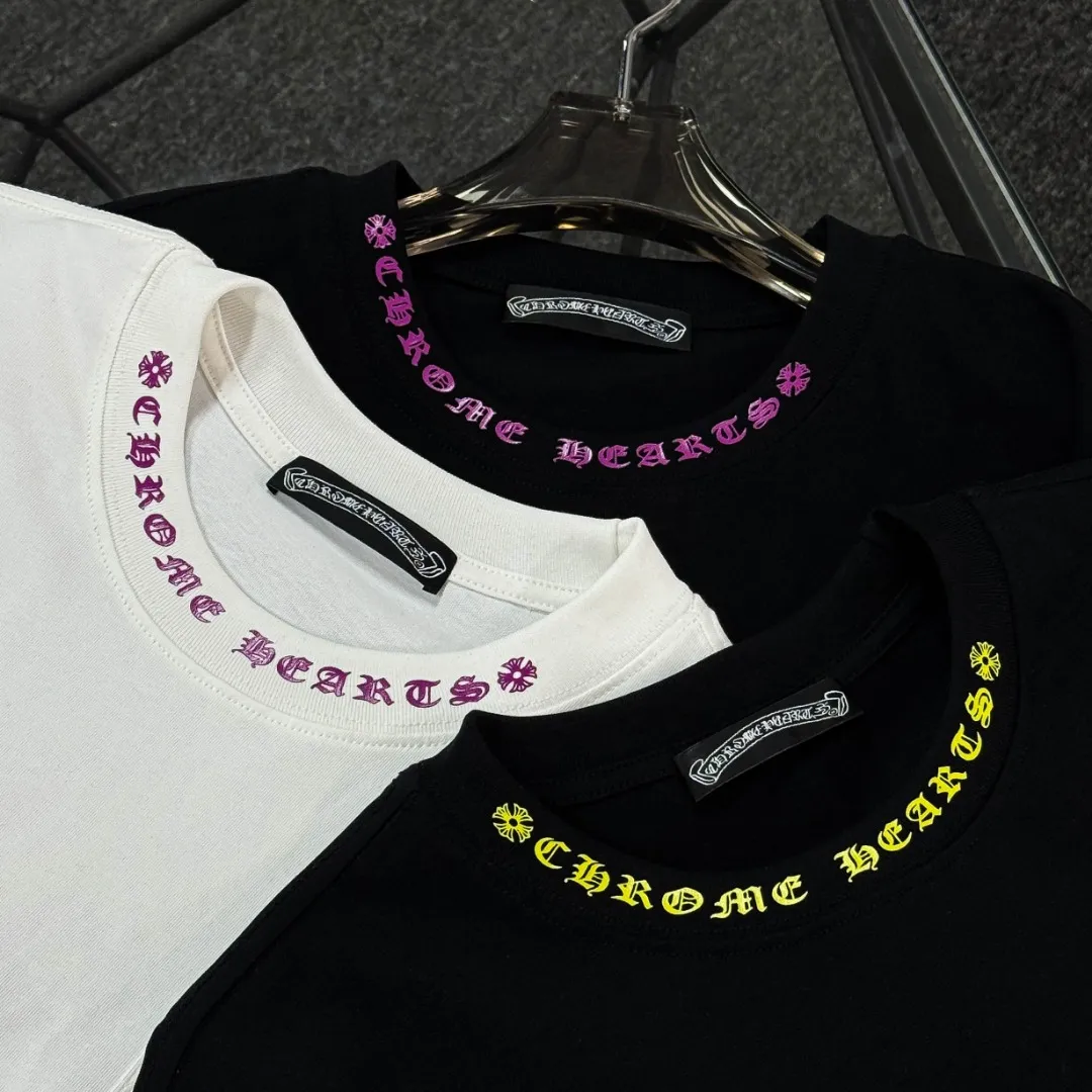 P170 Chrome Hearts Chrome Hearts 25 high version. The fabric is made of 300 grams of high-density pure cotton. It does not deform or shrink. It has three complete labels. It is the same style for men and women. Technology: thick silicone printing. Color: three colors. SIZE: S-XL.